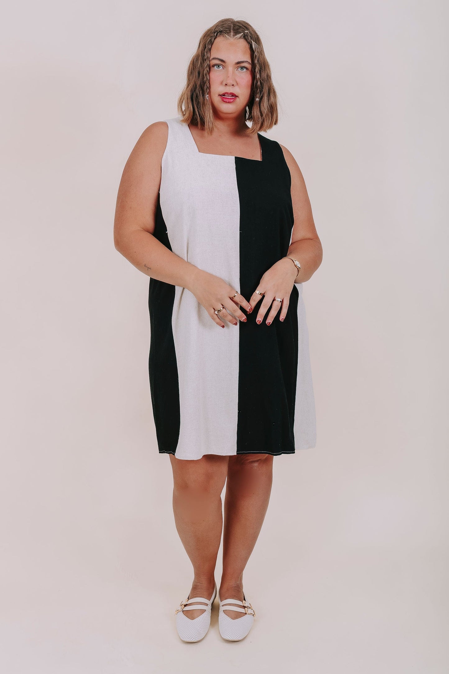 PLUS SIZE - Contrast Couture Dress