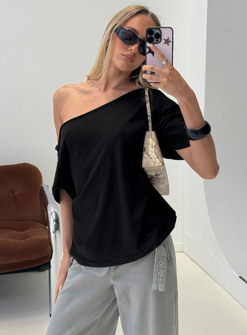 Winny Off Shoulder Tee Black