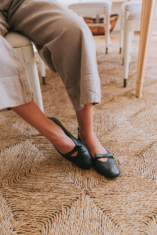 FREE PEOPLE - Mania Bow Flat