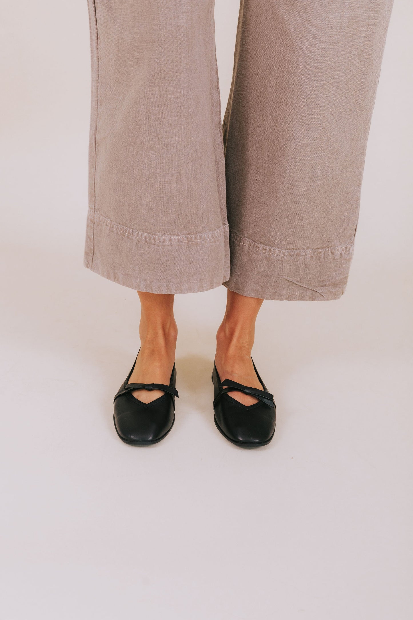 FREE PEOPLE - Mania Bow Flat