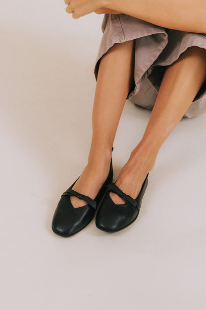 FREE PEOPLE - Mania Bow Flat