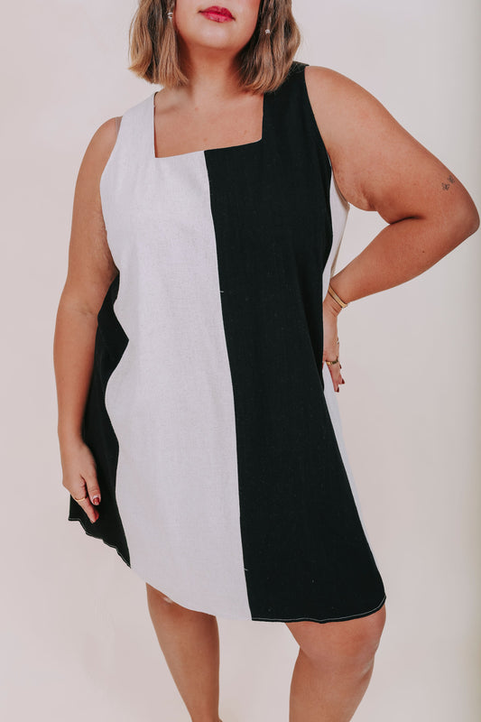 PLUS SIZE - Contrast Couture Dress