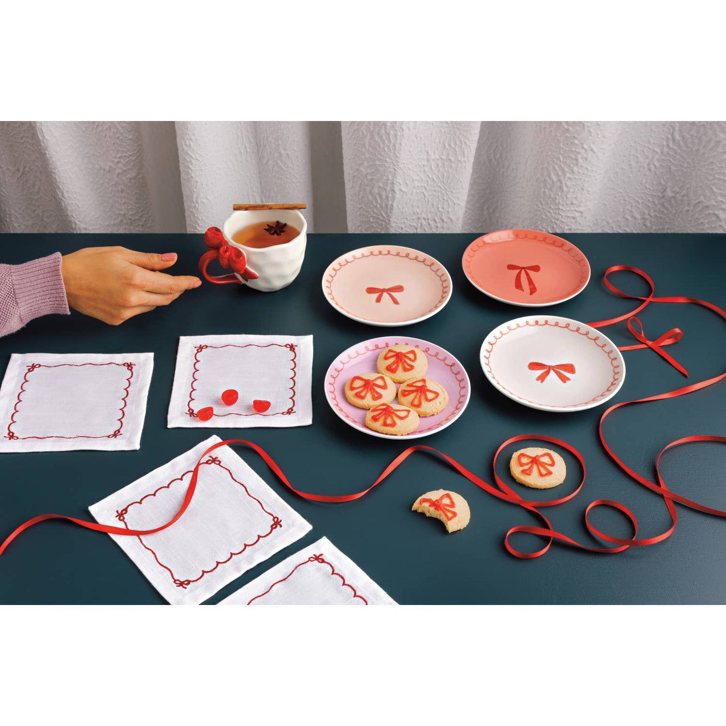 DANICA JUBILEE - Bowtique Appetizer Plates Set of 4