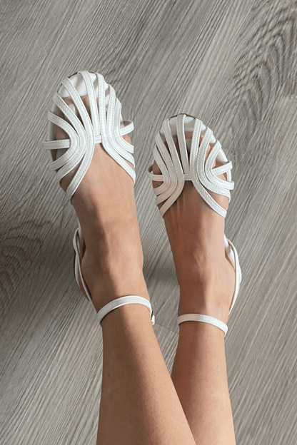 FLAT WOVEN SANDAL
