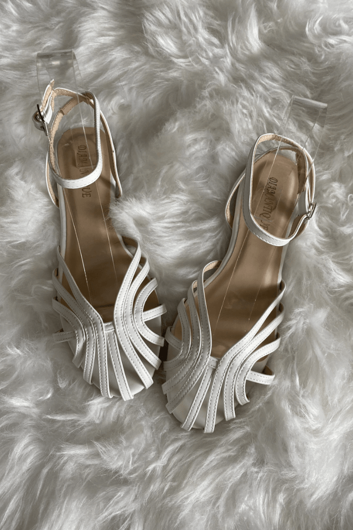 FLAT WOVEN SANDAL