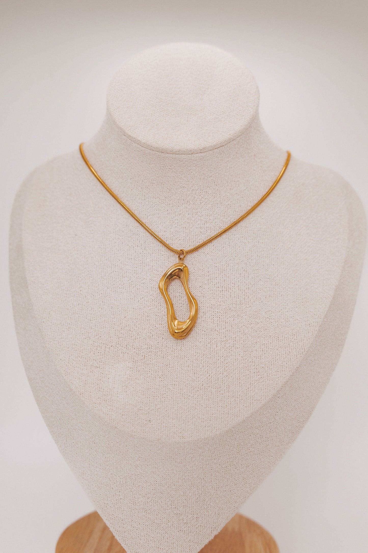 On The Run Necklace - 18K Gold Pated