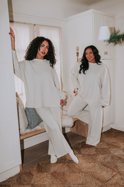 INCLUSIVE SIZING - Cozy Seaside Top - 2 Colors!