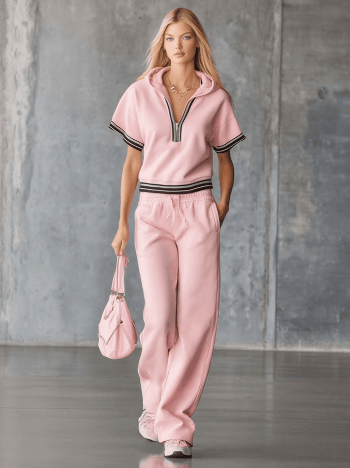 Kamila – sports outfit with hood