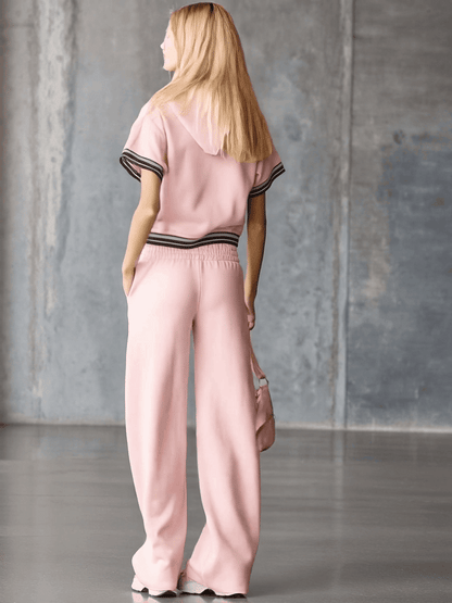 Kamila – sports outfit with hood