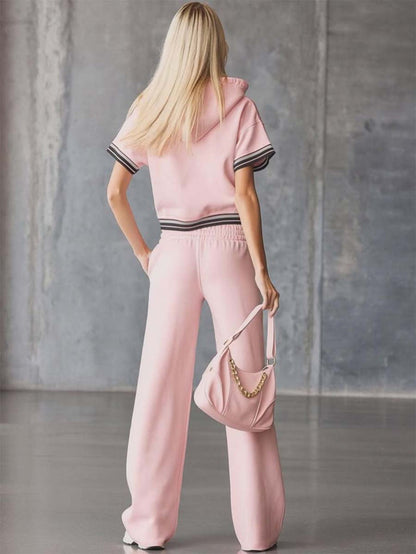 Kamila – sports outfit with hood