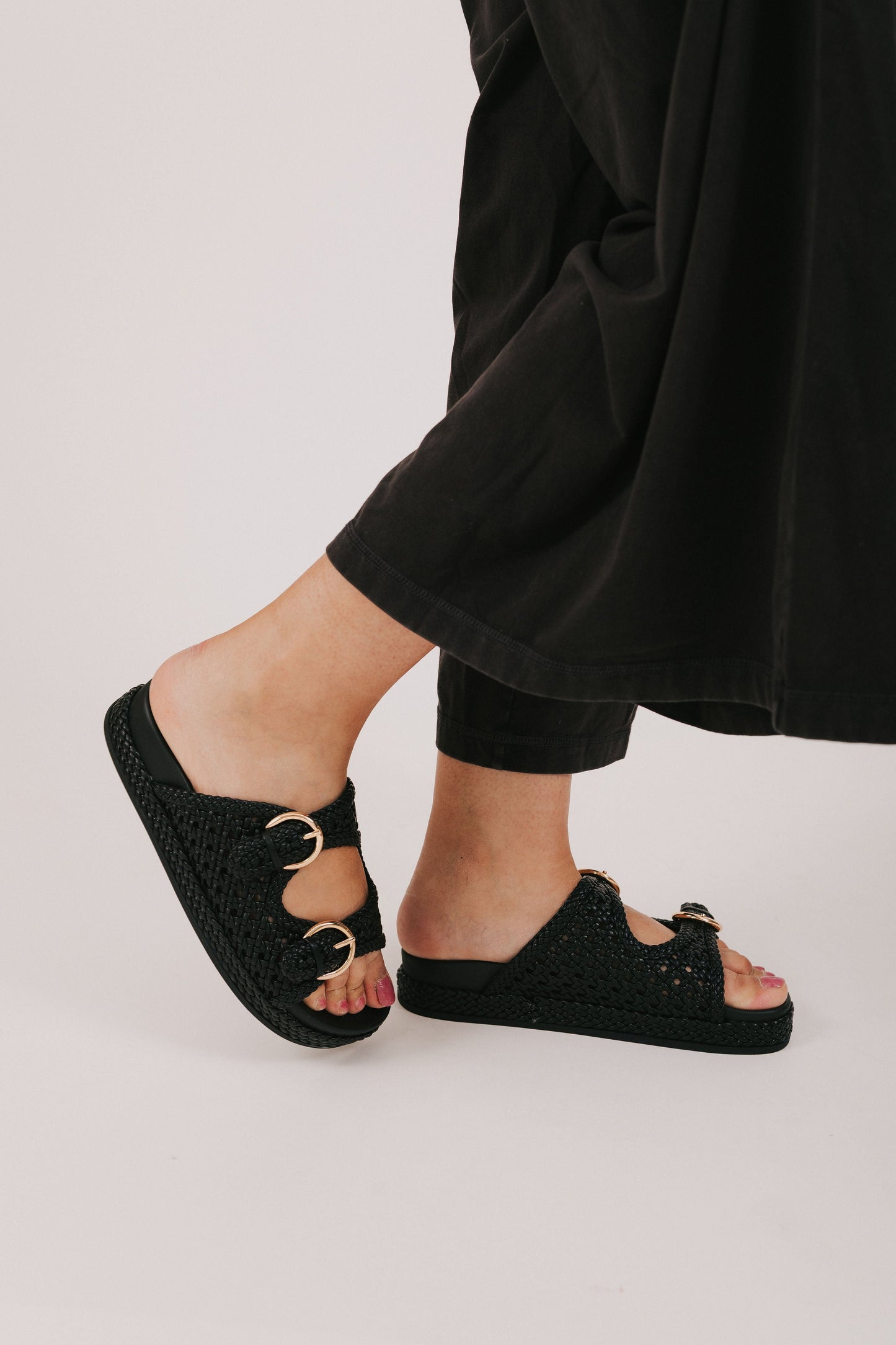 MIA - Trendy Sandal - 3 Colors!
