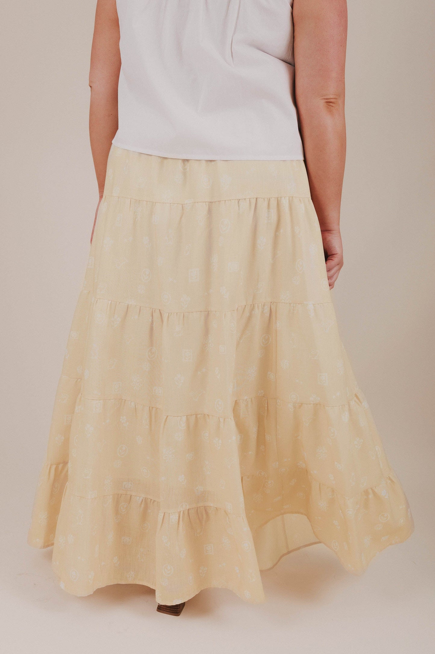 INCLUSIVE SIZING - Hop Into Spring Skirt