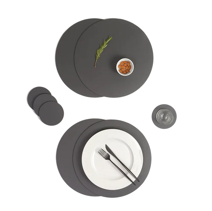 RUCA ROUND PLACEMAT GRAFITE (GREY 80 ) (SET OF 4)