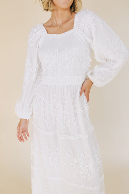 EXCLUSIVE - The White: Evelyn