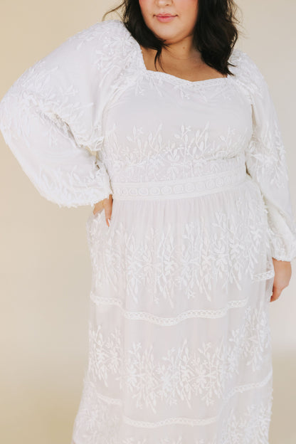 EXCLUSIVE - The White: Evelyn