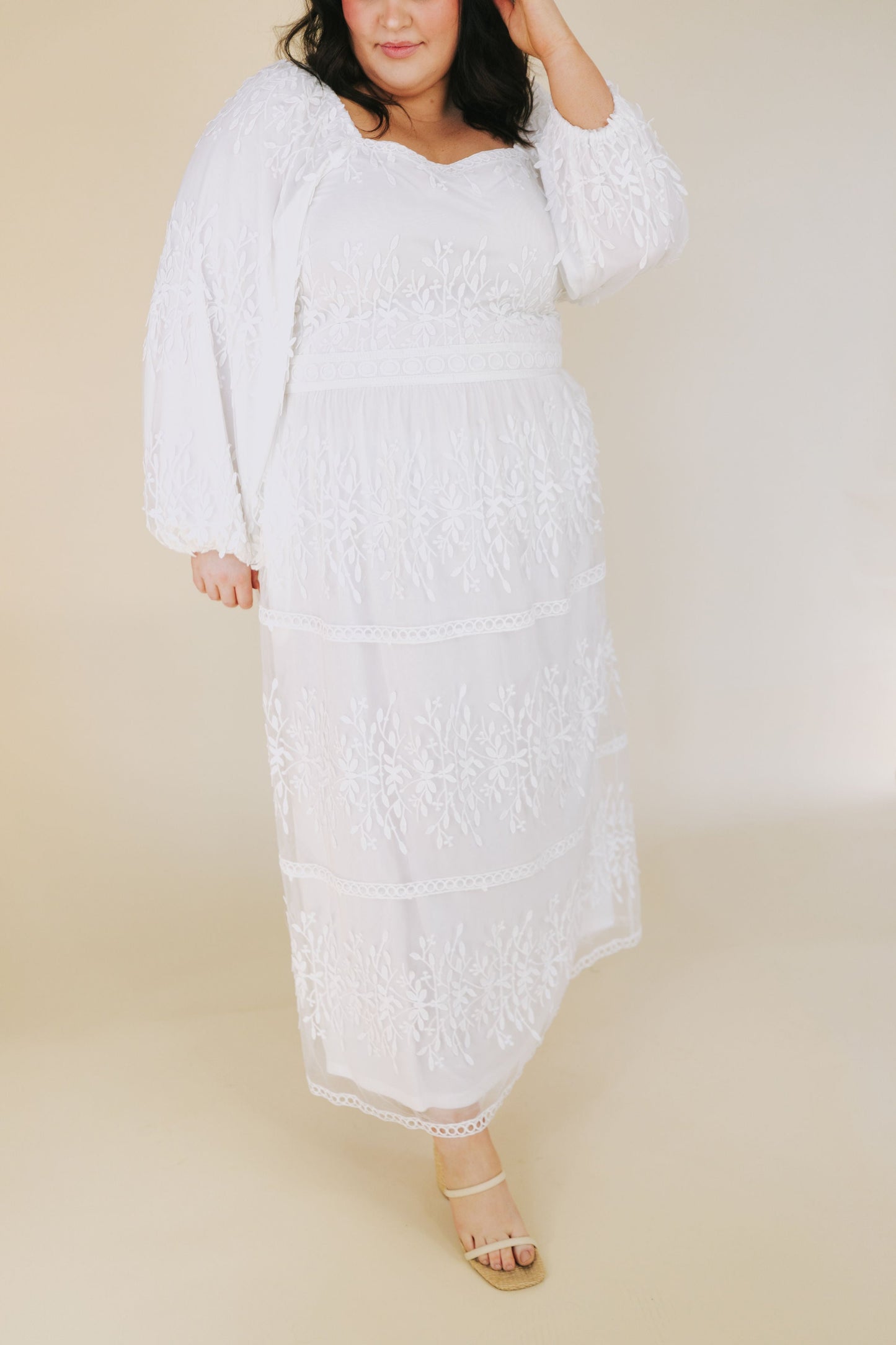 EXCLUSIVE - The White: Evelyn